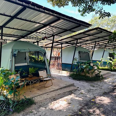 Tropical Hostel Koh Phayam Luaran gambar