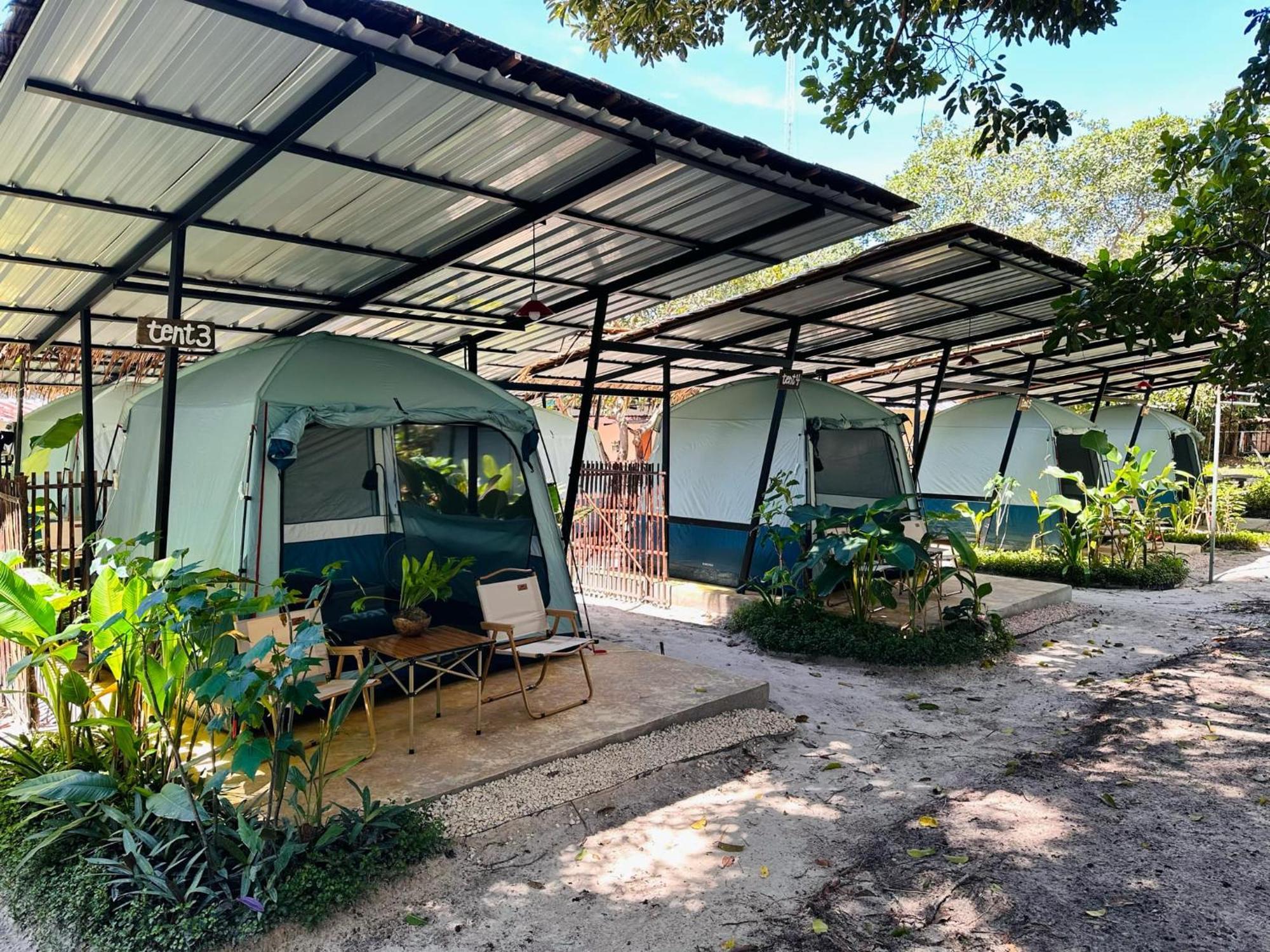 Tropical Hostel Koh Phayam Luaran gambar