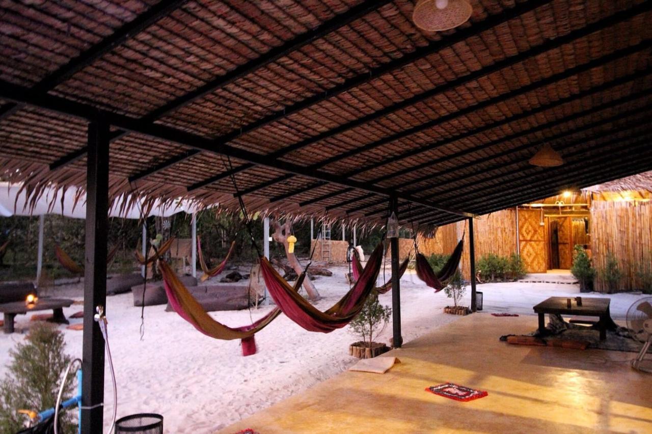 Tropical Hostel Koh Phayam Luaran gambar